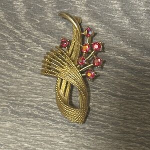 Vintage Gold Tone Austrian Crystal Brooch